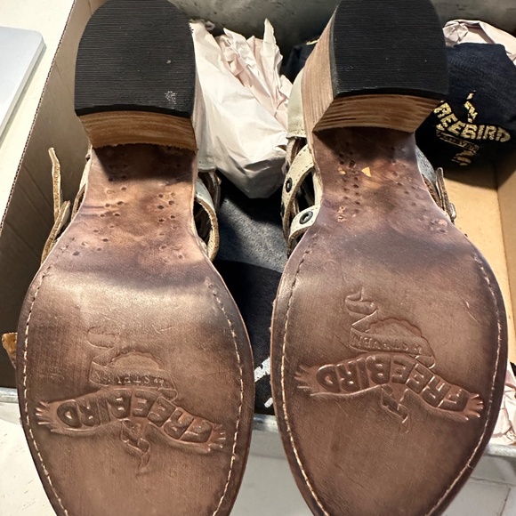 Freebird Cassandra Gladiator Sandals - Picture 3 of 8